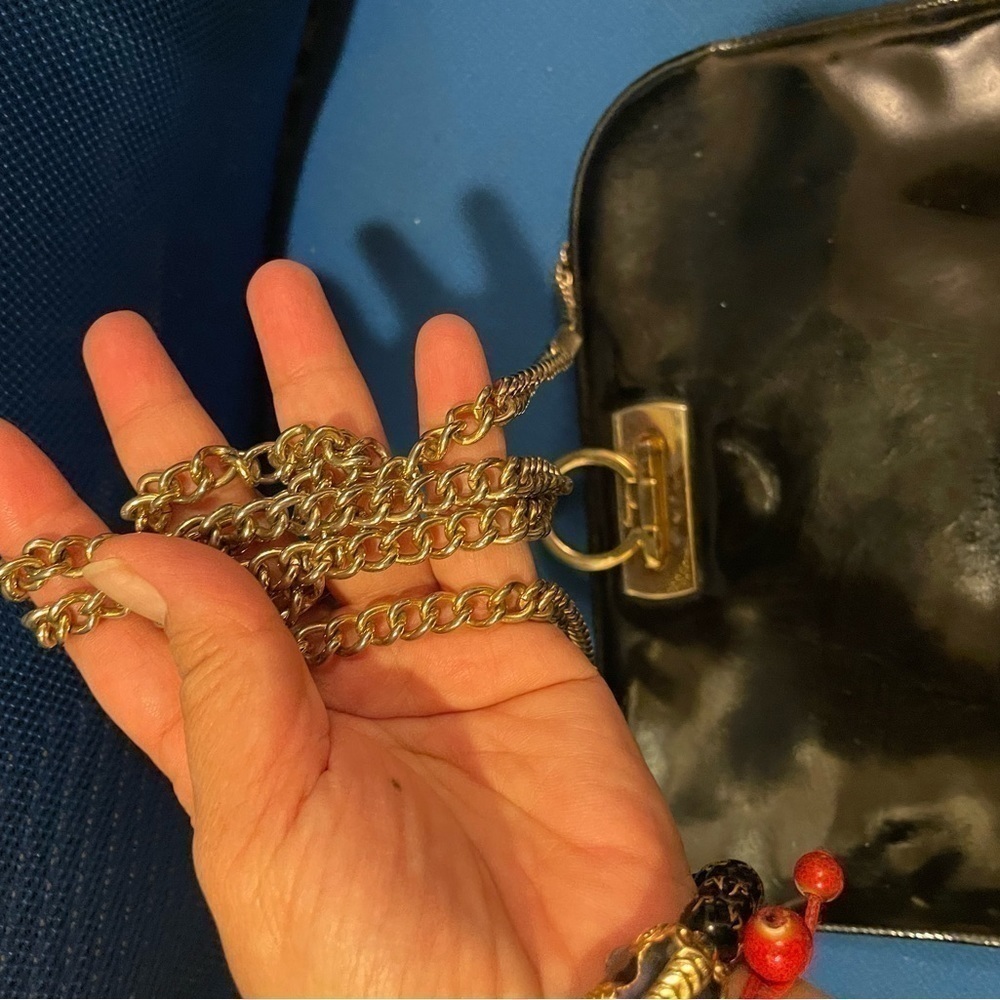 Authentic and Vintage Salvatore Ferragamo sling Bag - Picture 5 of 11